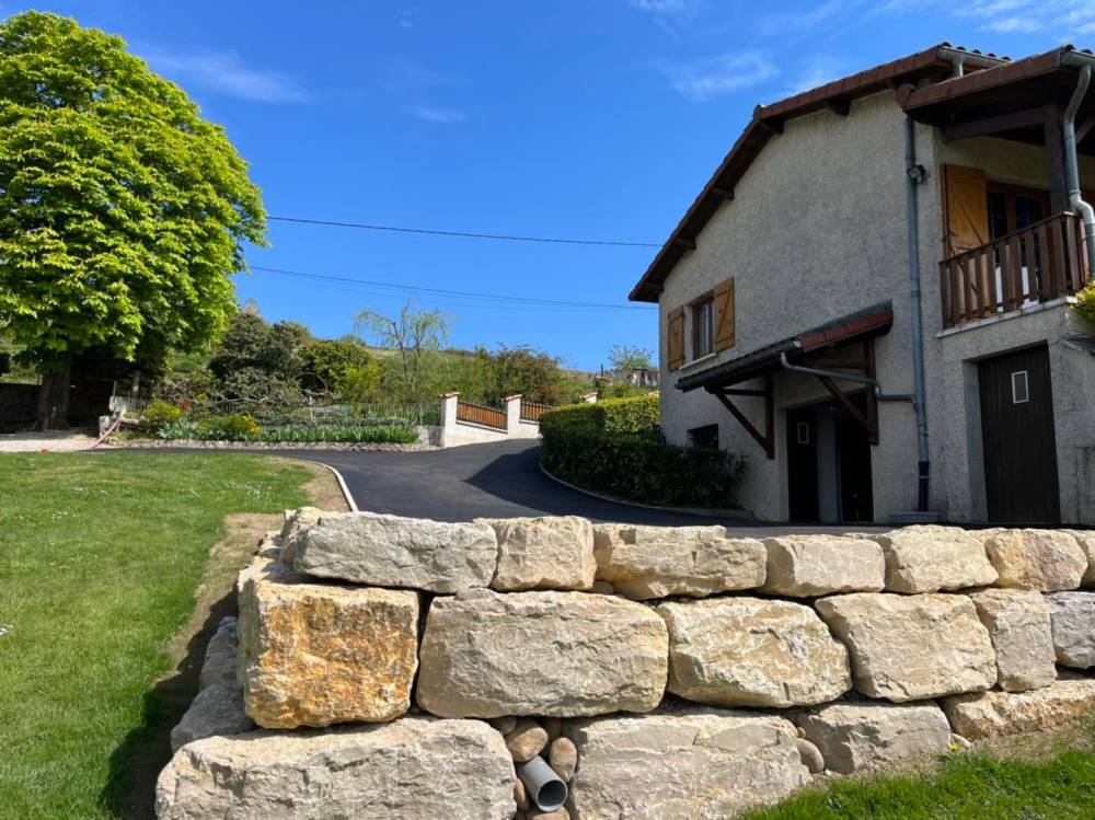 Travaux d'enrochement à Saint-Jean-de-Bournay (1)